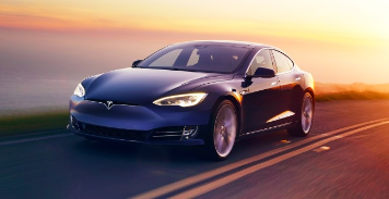 Debutta la versione 100D della tesla Model S