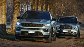 Jeep ha svelato le nuove versioni eHybrid delle Renegade e Compass.