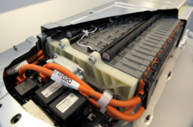 Batterie delle auto elettriche, noleggio o proprietà?