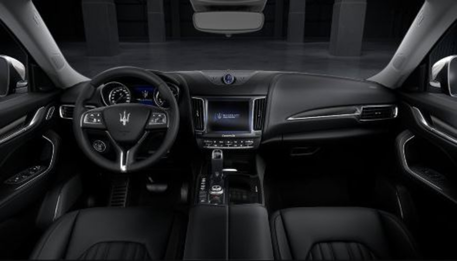 noleggio lungo termine maserati levante interni