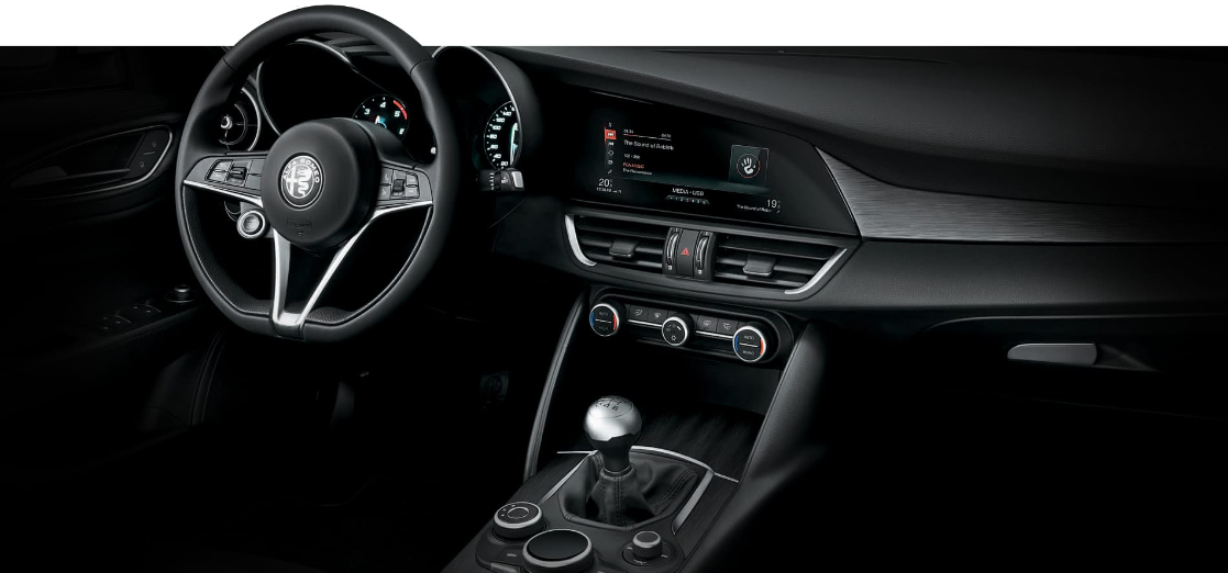 alfa romeo giulia interni