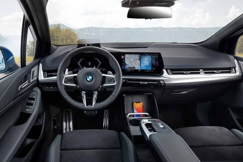 bmw series 2 noleggio interni