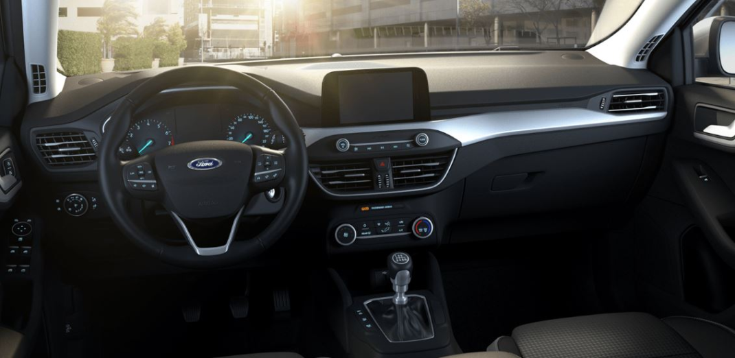 noleggio lungo termine ford focus sw interni