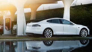 In arrivo i Supercharger di Tesla
